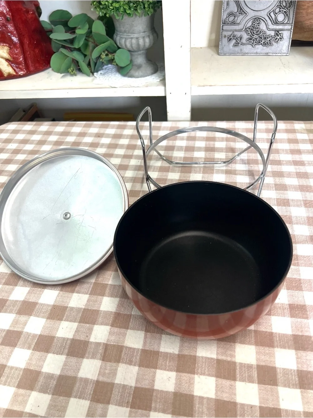 Vintage mid century cookware bounty by wear ever red ombré 2 quart grandma core